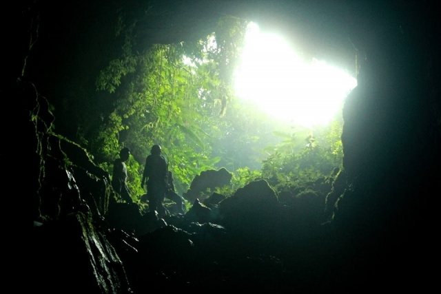  Cave jumping 