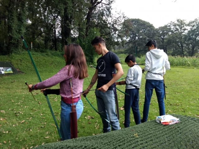 Preparando las flechas para lanzar