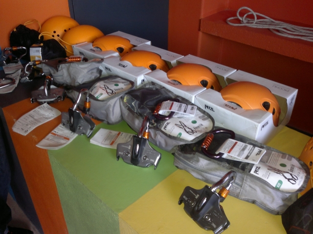  Tirolesas e equipamentos 