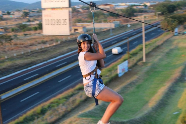  Zip line 