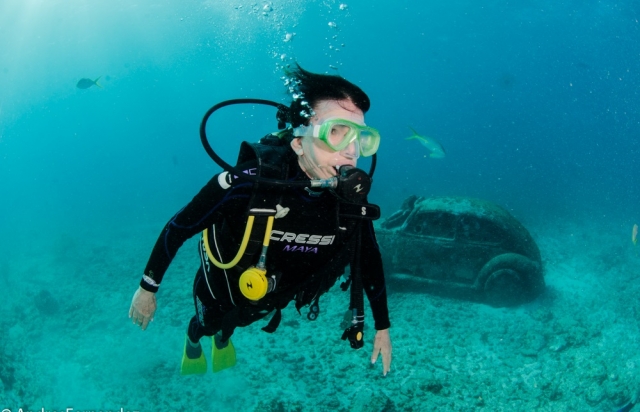 Se un experto buceando