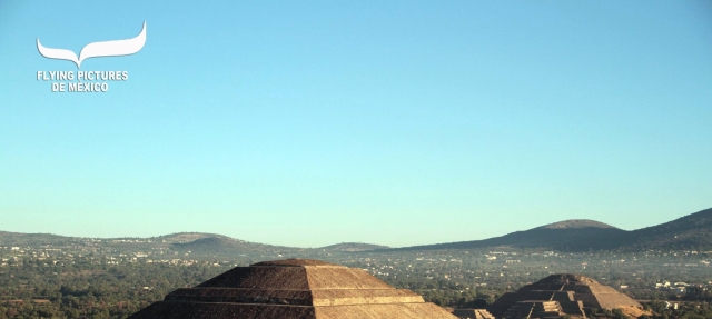 Vuela sobre las piramides