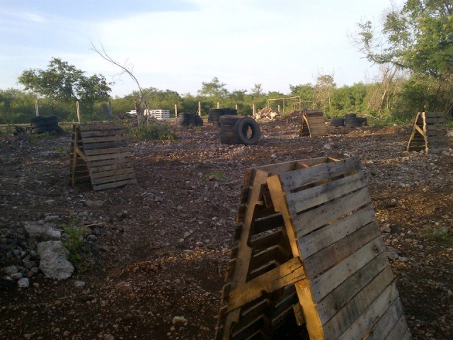  Stage with tires 
