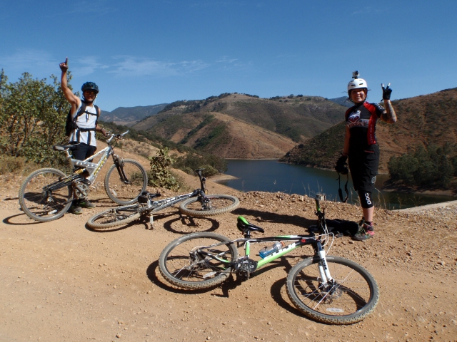 una panoramica de la presa