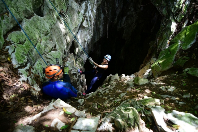  Rappelling in Tabasco 