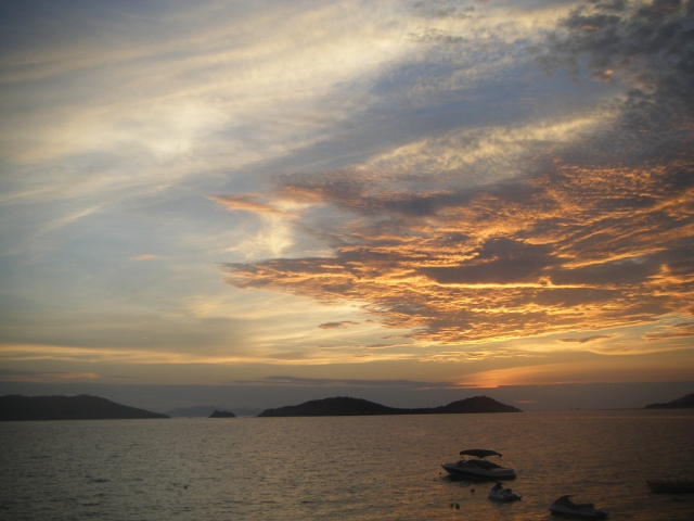  Lindo pôr do sol 