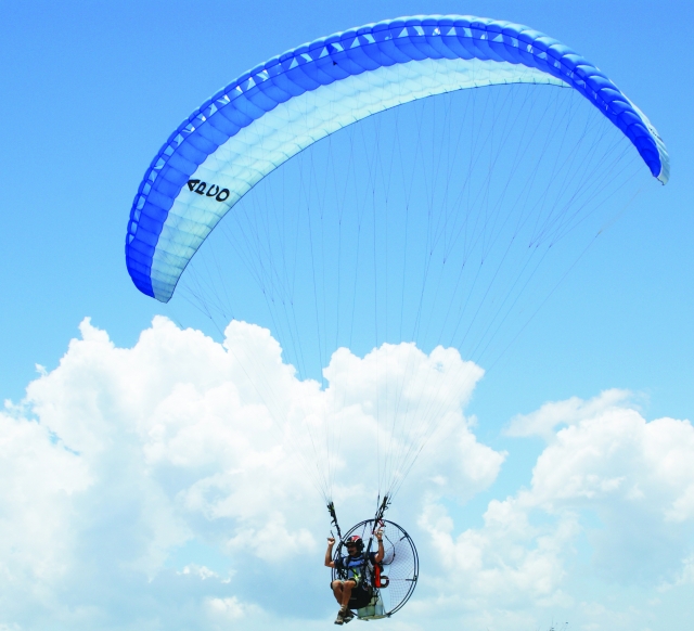  Voando no Paramotor