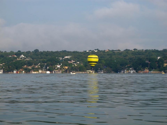  flying-on-the-lake 