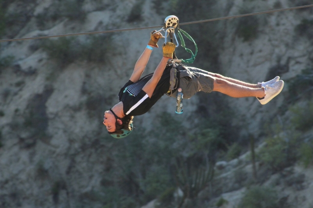  Aproveite a adrenalina do bungee jumping 