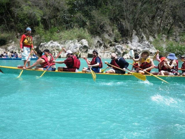  Canoa e remos até a Cachoeira Tamul na Huasteca 