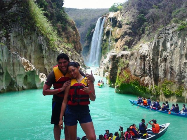  Cachoeira Tamul em uma canoa Huasteca 