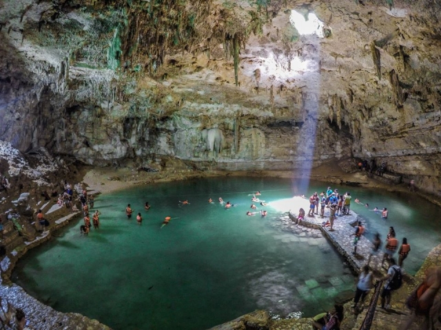  Visiting cenote 