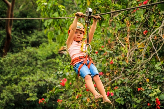 Tirolesa para niños