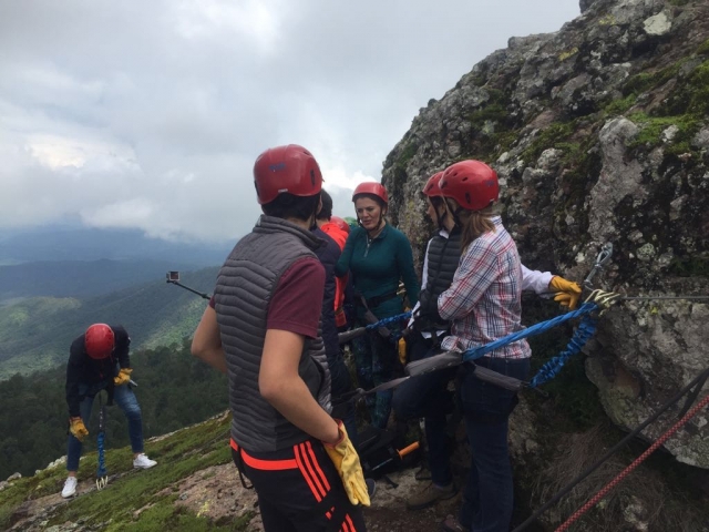  Arrampicata con attrezzatura 