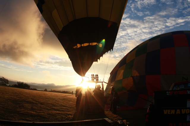  Lever de soleil en montgolfière 