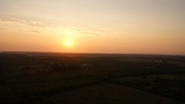  L'aube parmi les nuages 