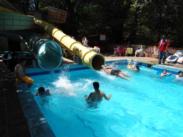  Adult pools and slides 