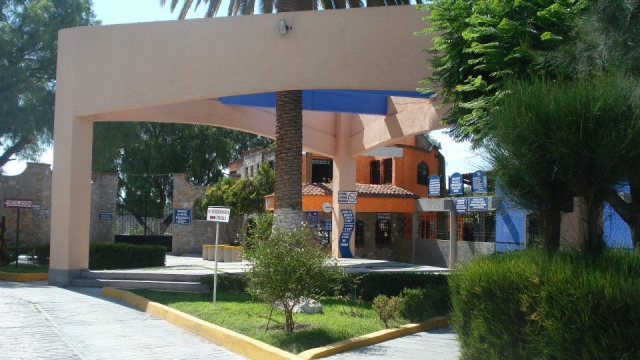 Entrada al balneario