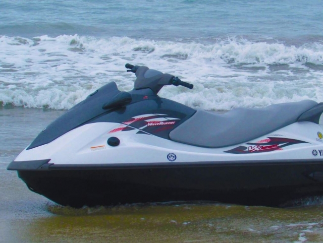  Yamaha moto sur la côte