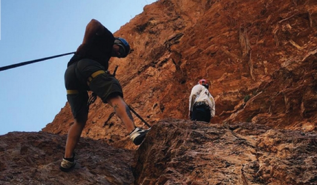 Rappel en la roca 
