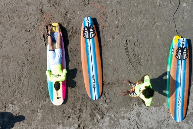  Surfen in Acapulco 