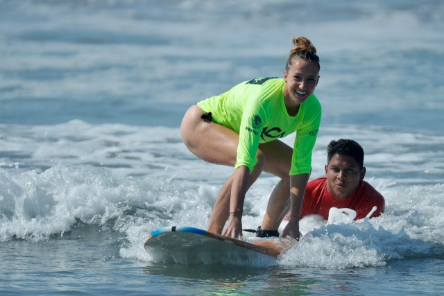  Das Surfbrett beherrschen lernen 