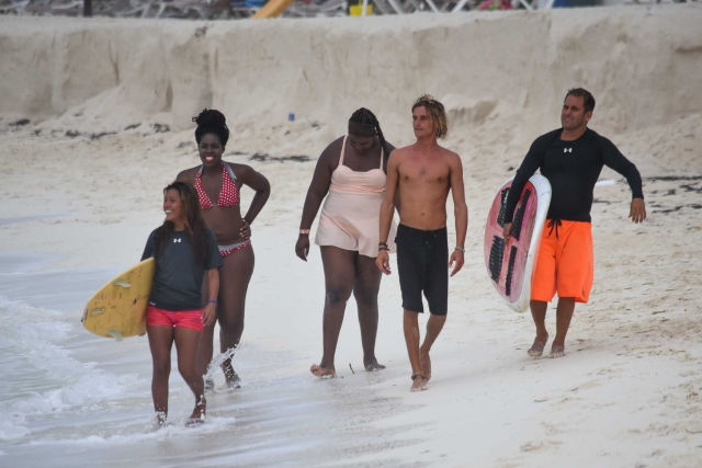  amis surfeurs 