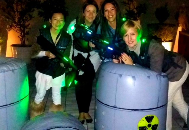  filles dans le bunker 