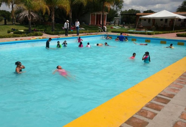  Camp pool