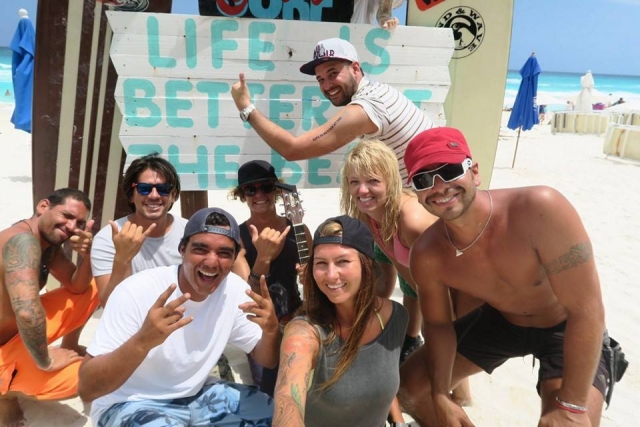  Alegria com os amigos 