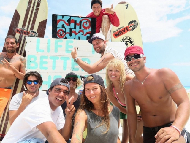  Grupo de Surfers