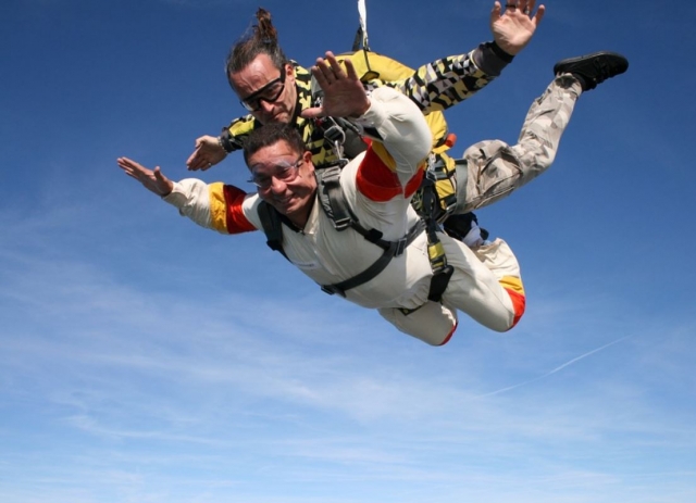  Parachuting at full speed 