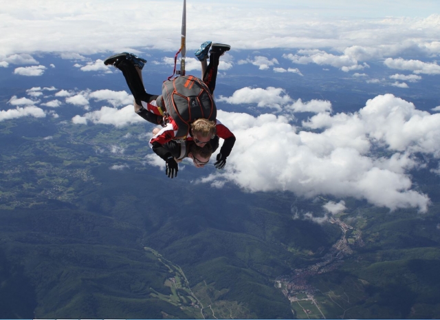  Tandem falling 