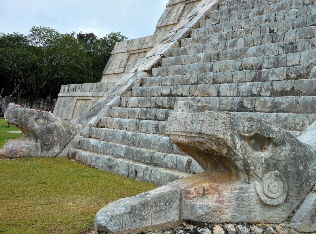  Escaliers du château de Kukulcan 