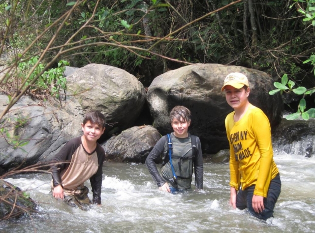  Crossing the river during the walk 