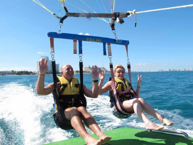  Fly and discover cancun 