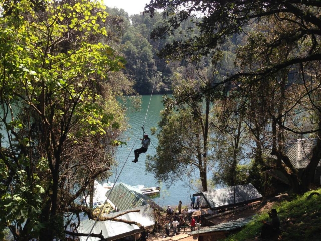 Seilrutsche durch den See