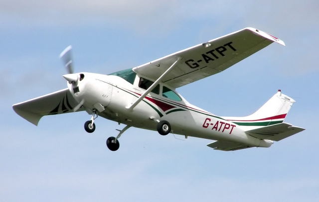  Flying in a Cessna 