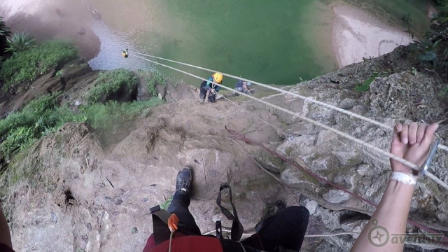 Salto en roca