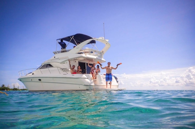  Private yacht ride