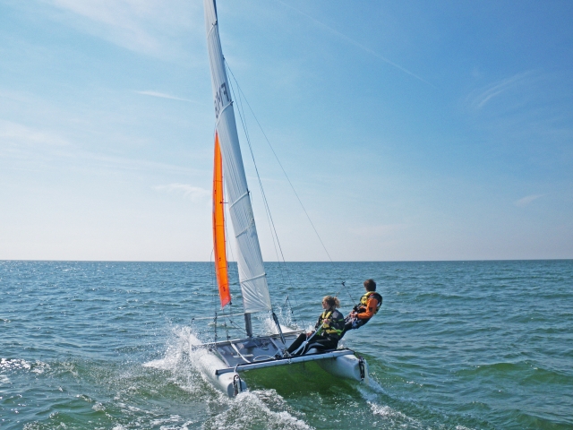  Catamaran 