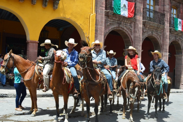  Horseback riding through the center of San Miguel 