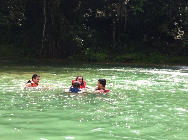 Mojate en el rio Trampolin
