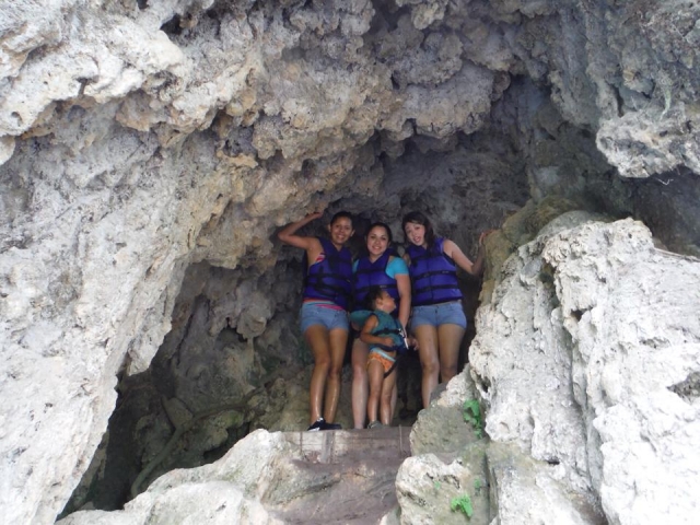 Explora la cueva