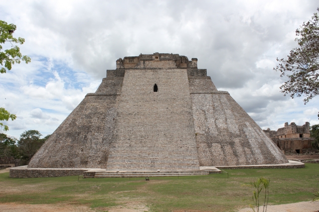  Piramide principale di Kabah 