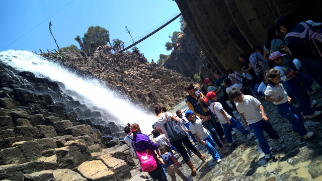 Mira la cascada de Huasca