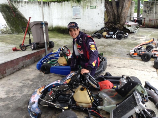 Listo para la carrera el chavo