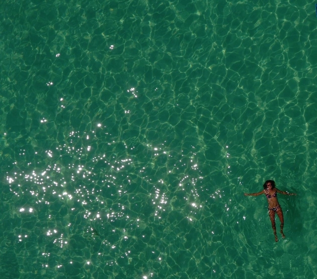  Hundete no mar cristalino 
