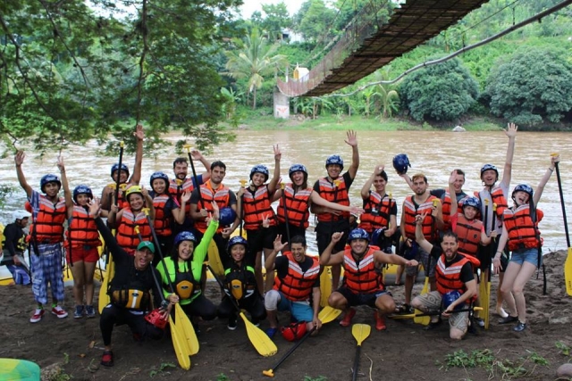  Rafting in a group 