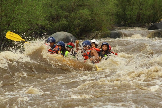  Get wet with your team 
